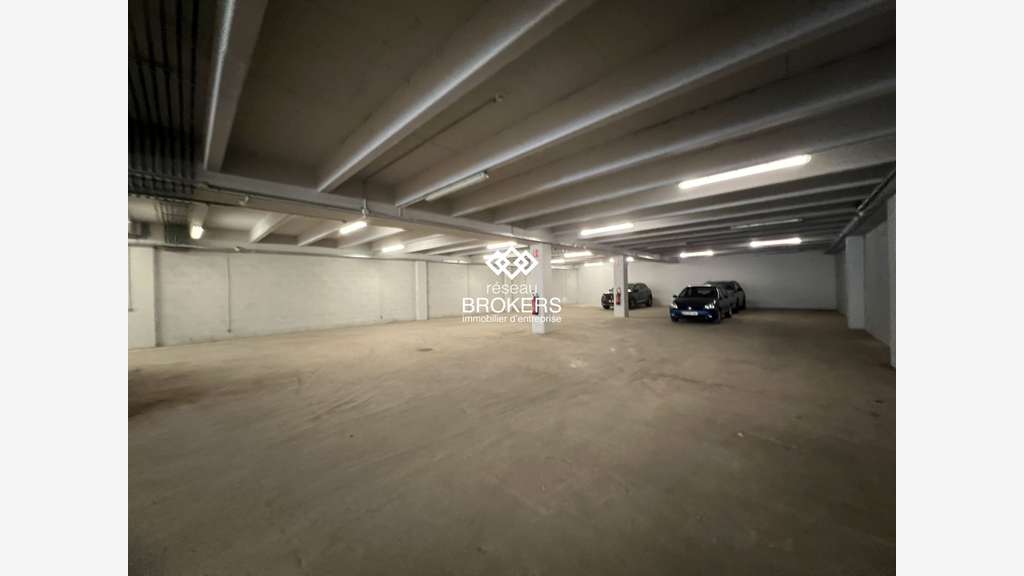 Local 670m² à louer Palaiseau Zone des Glaises