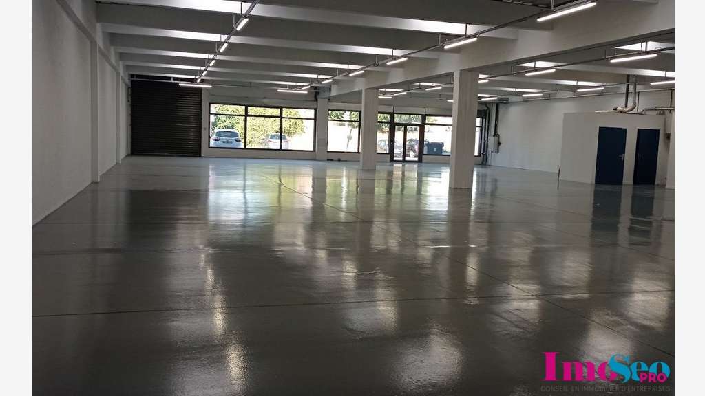Local 720m² à louer Artigues Près Bordeaux