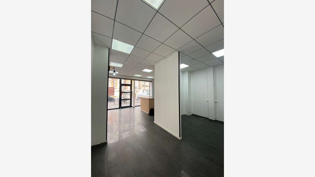 Local commercial 60m² Bd Saint-Marcel Paris 13ème