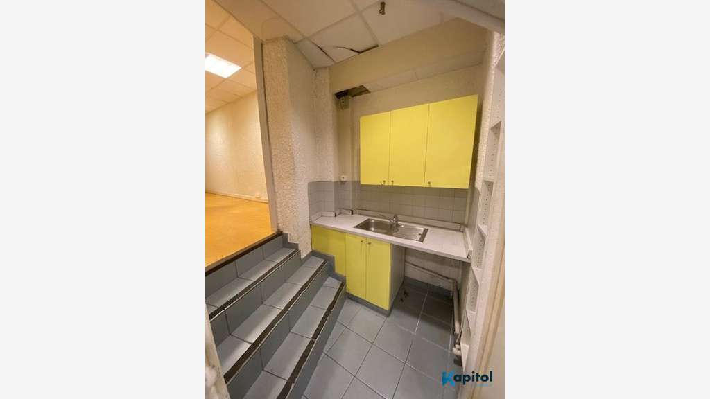 Location local 55m² bien placé Paris 75015 Alésia