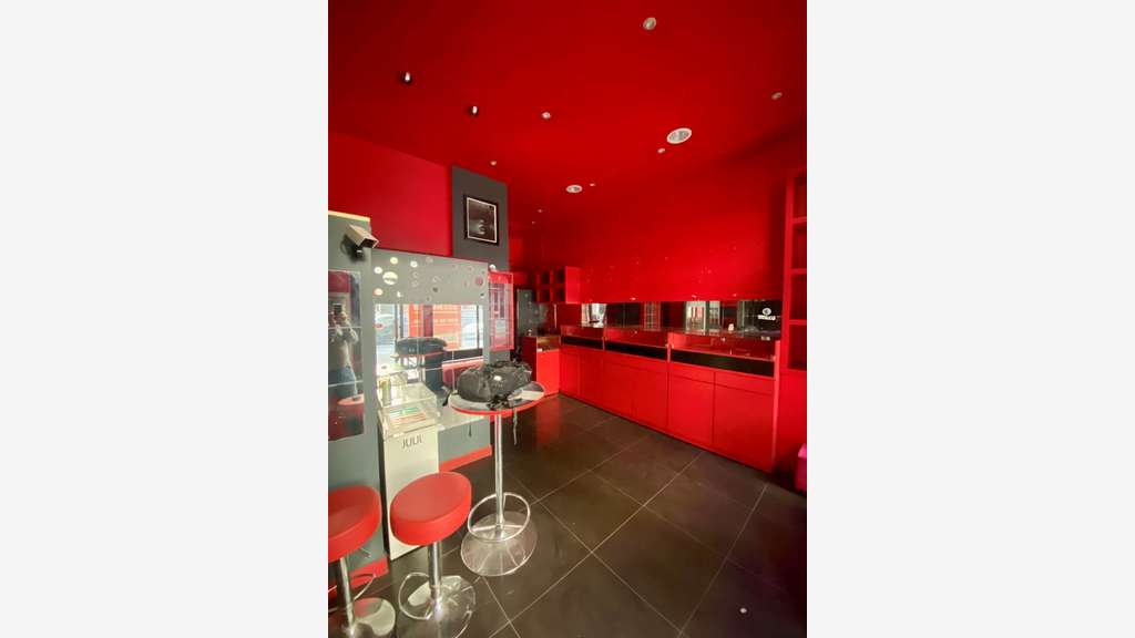 Local commercial 45m² à Paris 16e Avenue Mozart