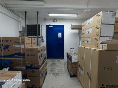 Location pure local 141m² à Paris 20e