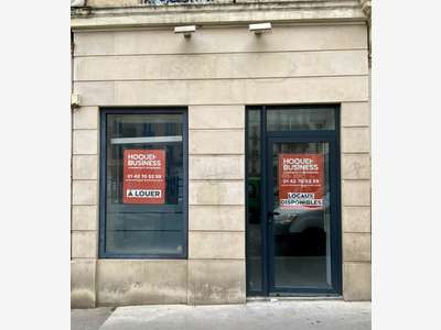A louer local commercial 27m² Paris 5e face métro