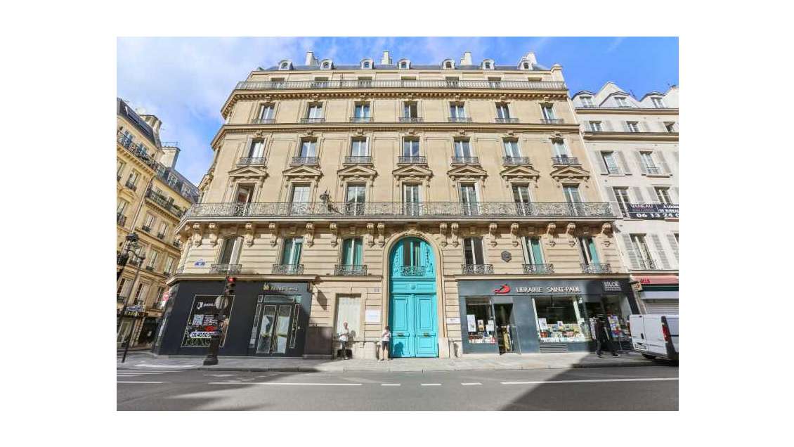 A louer local 135m² à Paris Rue Châteaudun 75009 € ( N° 2296690,A)