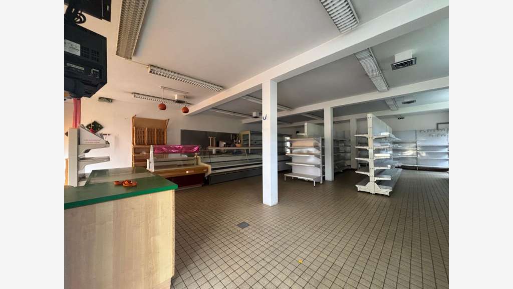Louer local commercial 200m² Plogastel-St-Germain