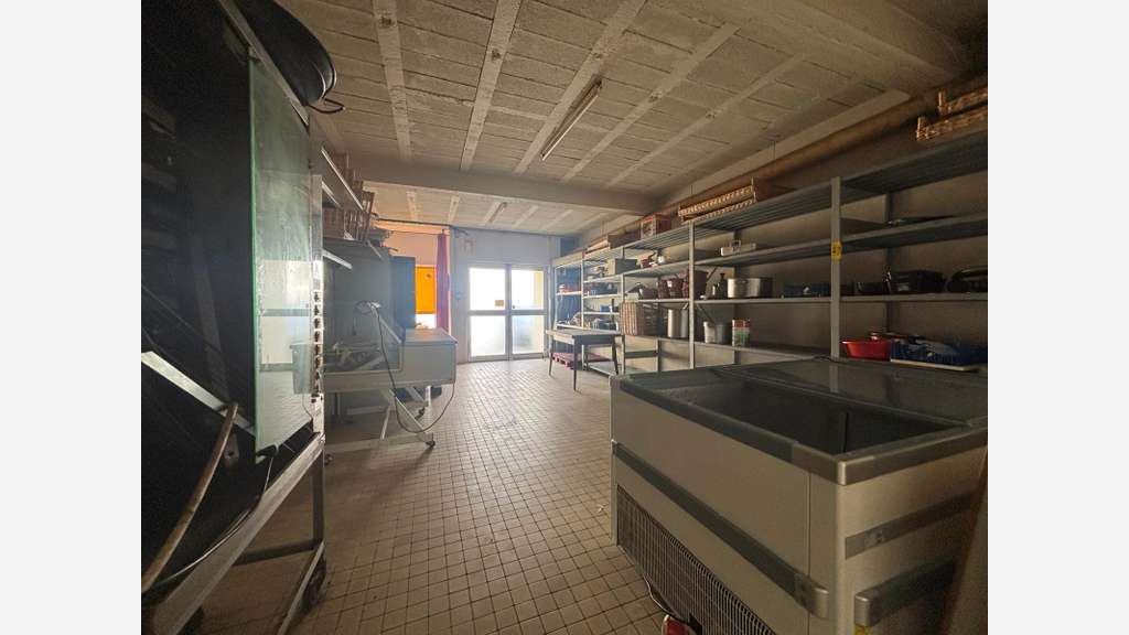 Louer local commercial 200m² Plogastel-St-Germain