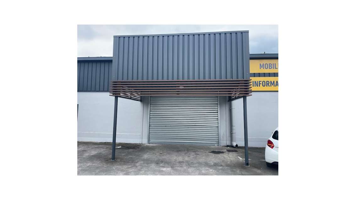 A louer local commercial de 381m² Pointe à Pitre