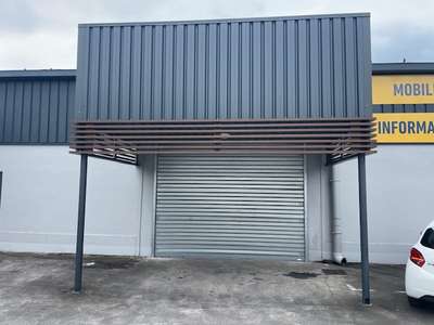A louer local commercial de 381m² Pointe à Pitre