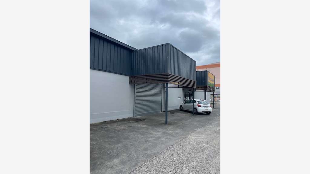 A louer local commercial de 381m² Pointe à Pitre