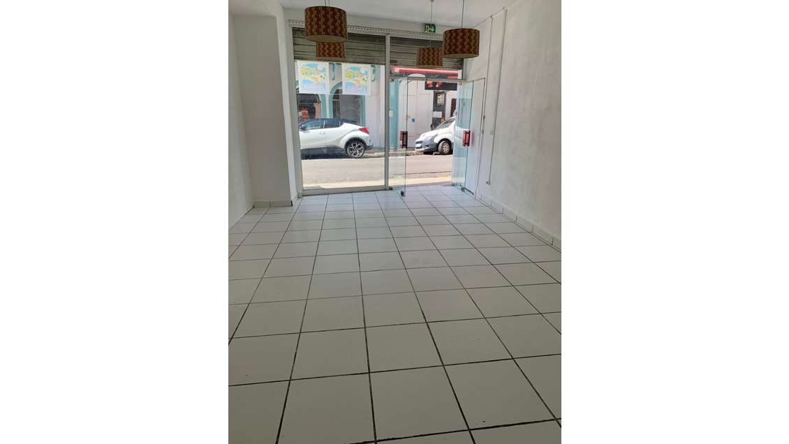 A louer local 38m² Rue Nozières à Pointe-à-Pitre