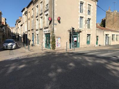 Location Locaux commerciaux - Boutiques à Poitiers