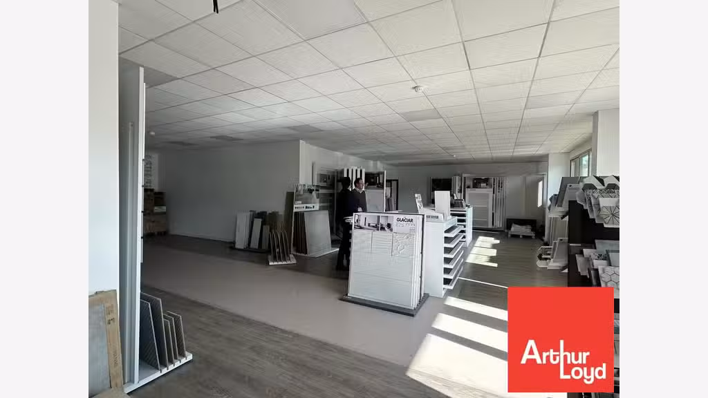 Local commercial à louer grande ZA de Poitiers