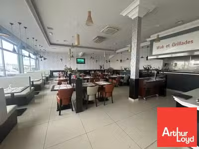 Local commercial 560m² à louer à Poitiers Sud