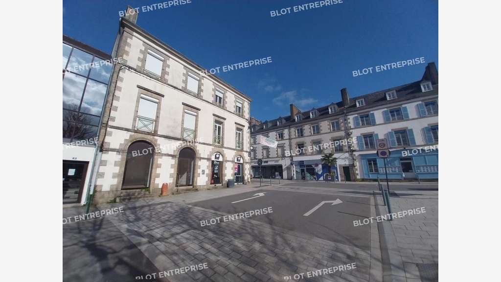 A louer local commercial 66m² empl N°1 à Pontivy