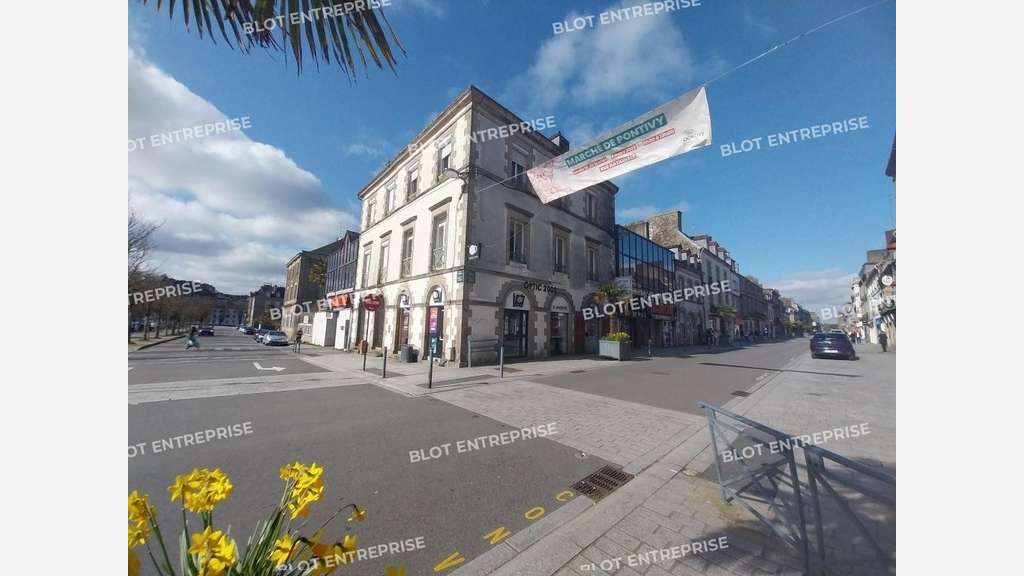 A louer local commercial 66m² empl N°1 à Pontivy