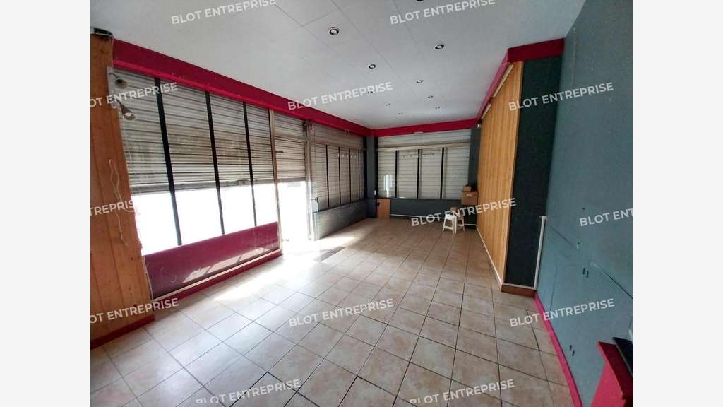 A louer local commercial 25m² à Pontivy centre 