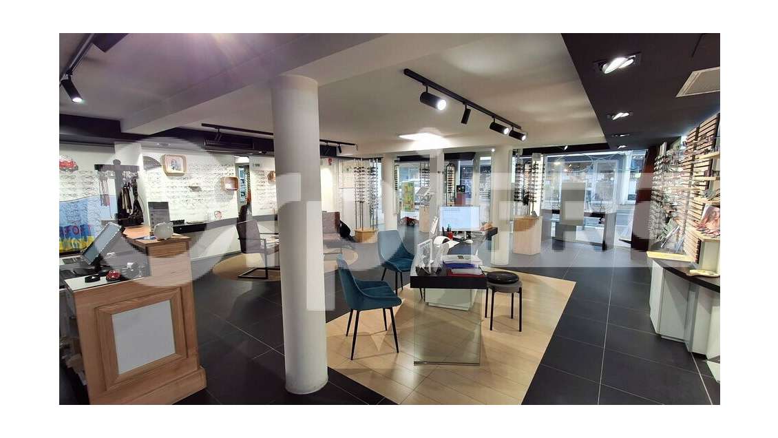 A Louer local commercial 89m² à Pornichet