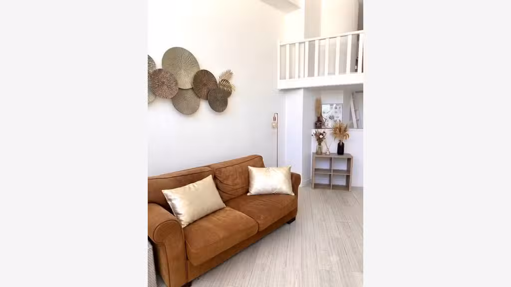 Local commercial rénové 25m² à Port-Camargue