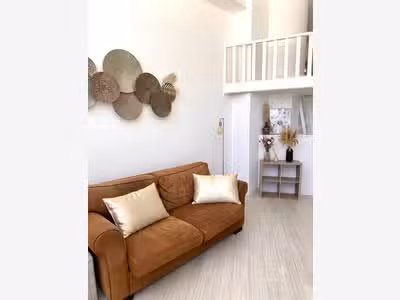 Local commercial rénové 25m² à Port-Camargue