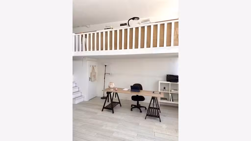 Local commercial rénové 25m² à Port-Camargue