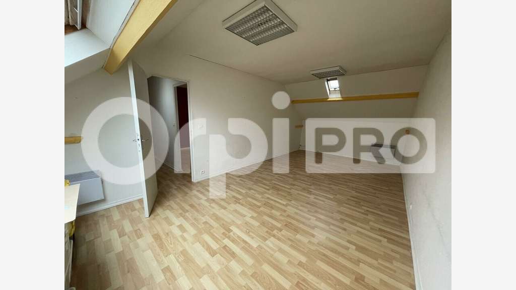 Local commercial 127m² à louer à Guérande centre