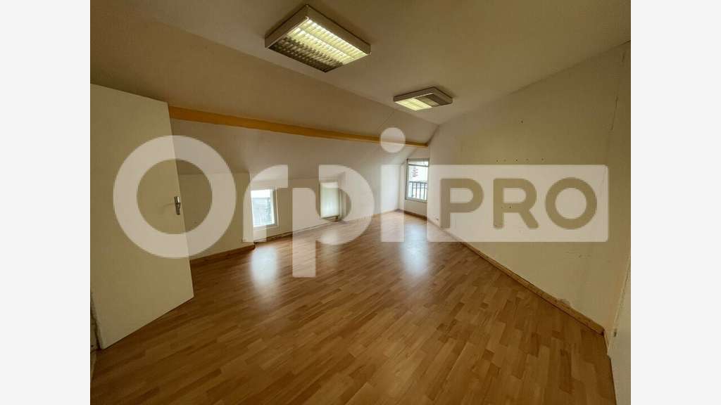 Local commercial 127m² à louer à Guérande centre