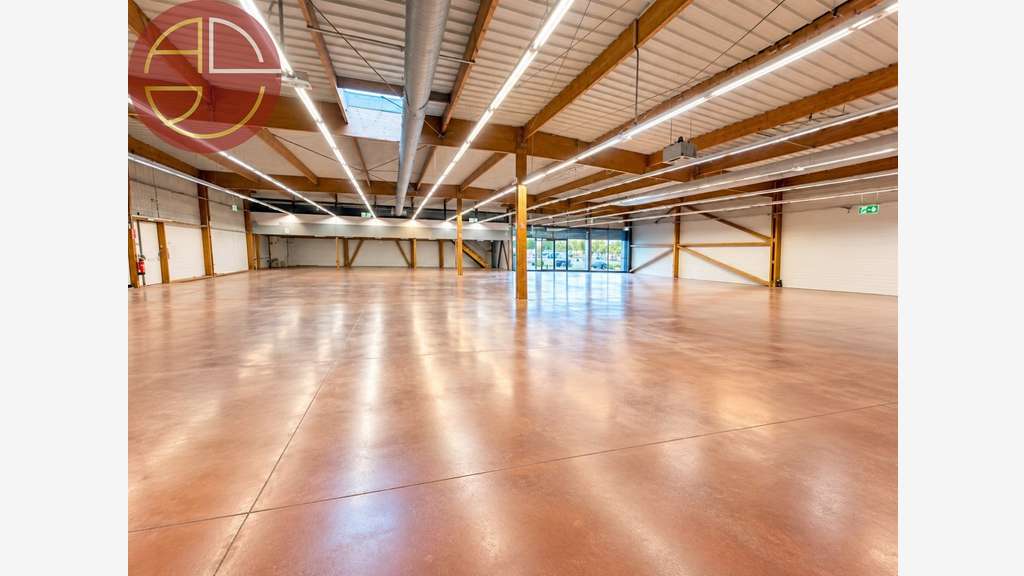 A louer local commercial 1232m² Portet-sur-Garonne