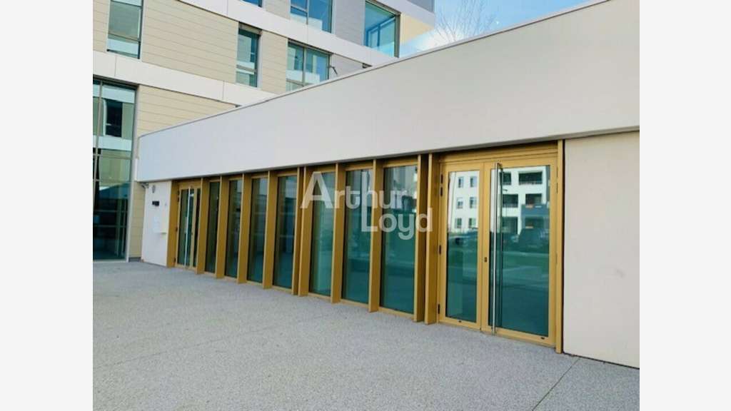 A louer local commercial neuf 108m² Annecy Pringy