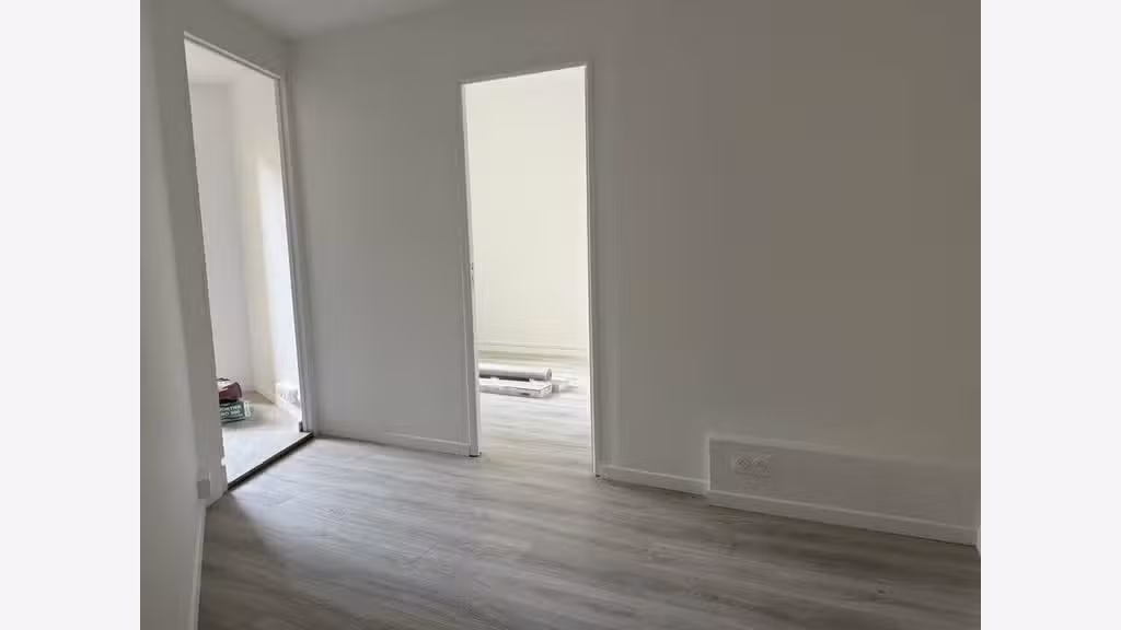 Local professionnel 30m² à louer à Nice Est