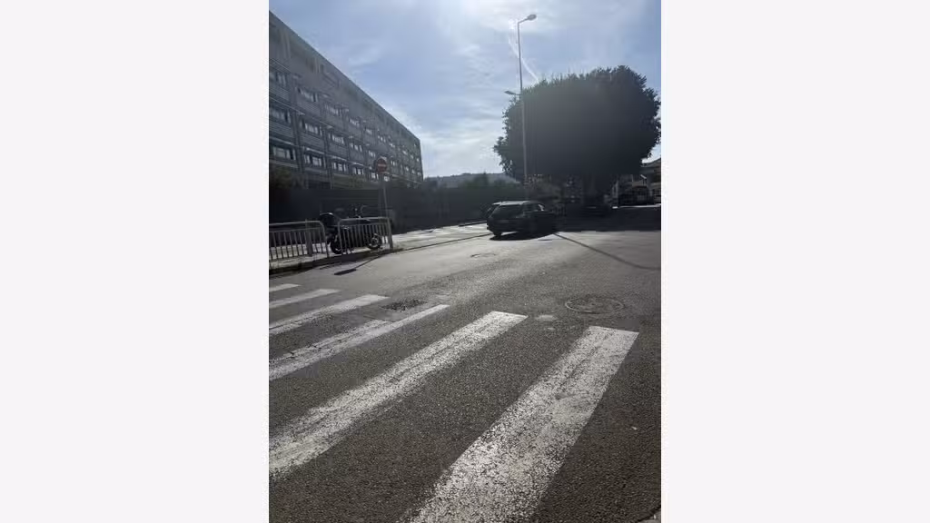 Local professionnel 30m² à louer à Nice Est