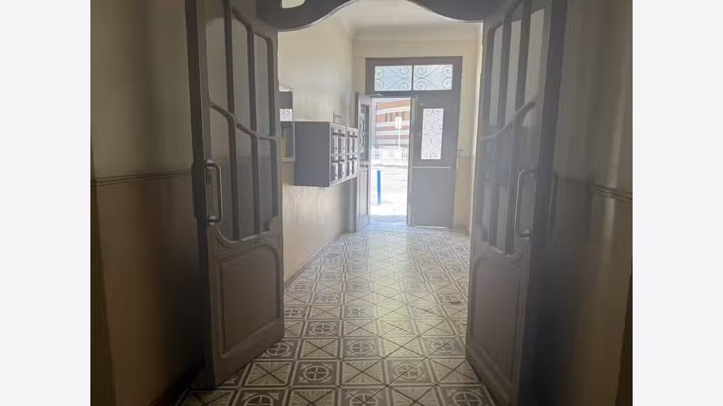 Local professionnel 30m² à louer à Nice Est