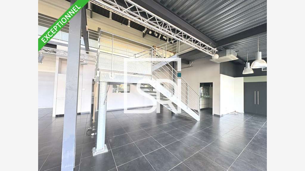 Local commercial 640m² à louer à Aubière 