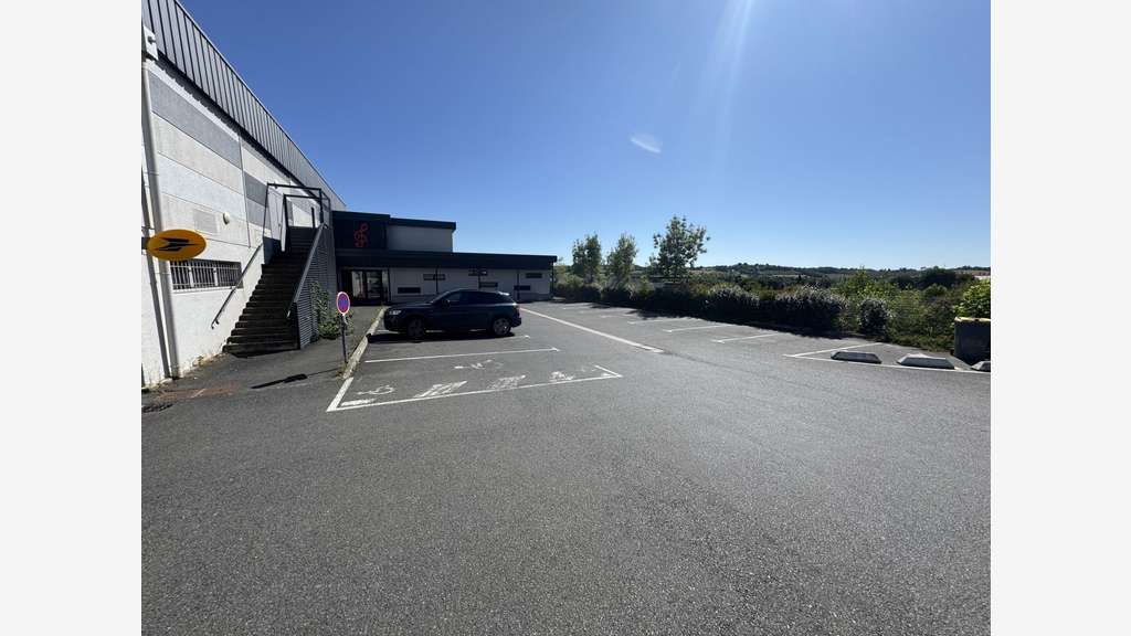 A louer local commercial 56m² ZA Puygouzon