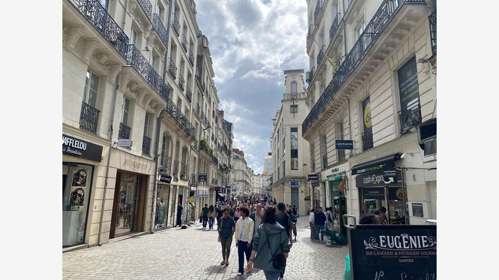 Local commercial 130m² à louer à Nantes Decré