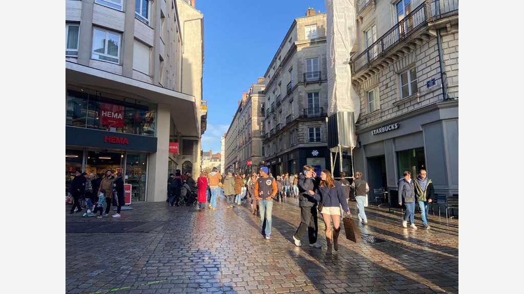 Local commercial 130m² à louer à Nantes Decré