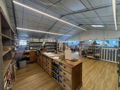 A louer local commercial 350m² proche gare Quimper