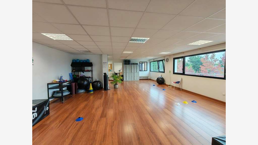A louer superbe local 100m² proche Hôpital Quimper