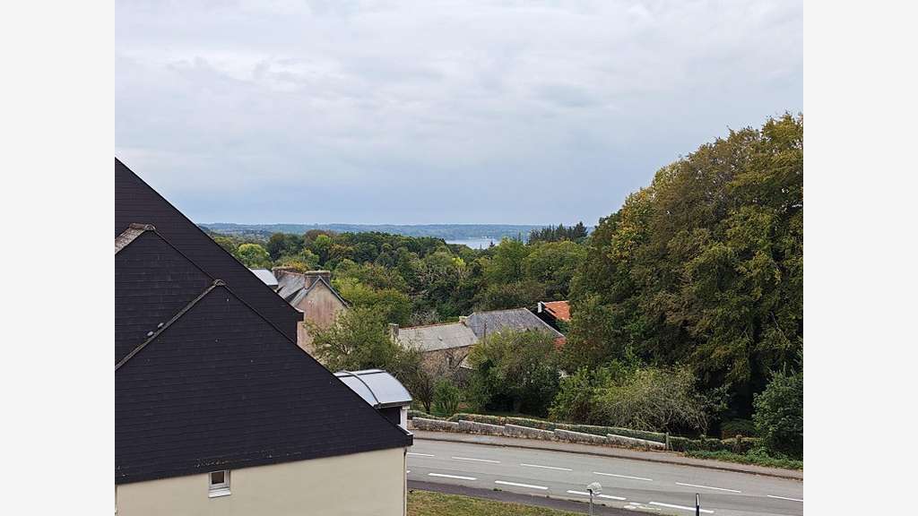 A louer superbe local 100m² proche Hôpital Quimper