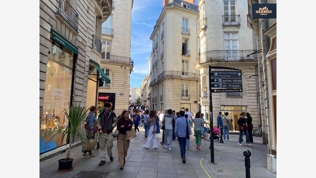 Local commercial PMR 73m² à louer à Nantes centre