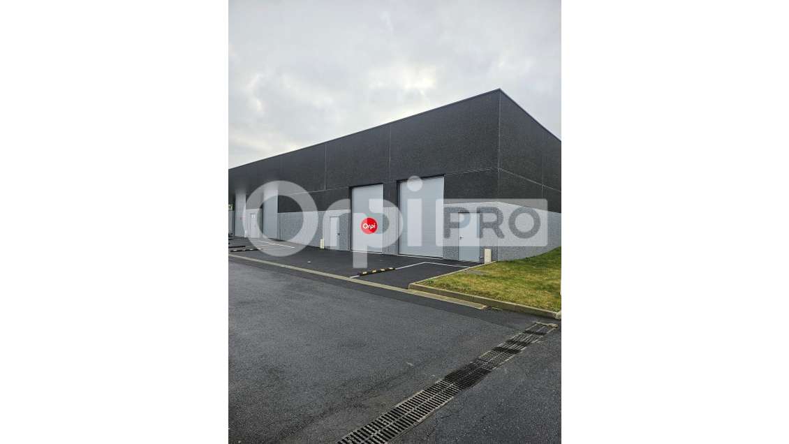 Local 215m² à louer à Reims Charbonneaux