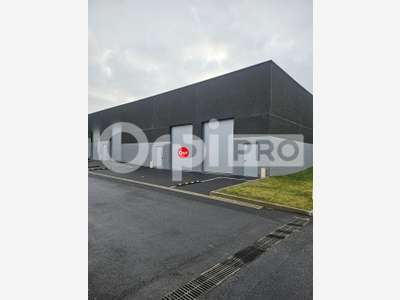 Local 215m² à louer à Reims Charbonneaux