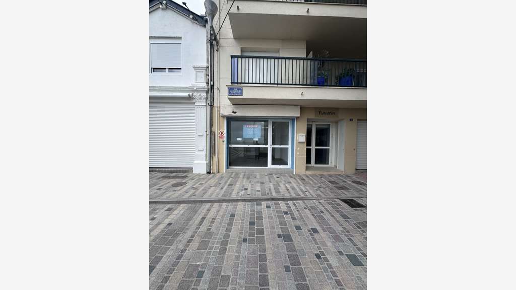 Location local 20m² + réserve aux Sables-d'Olonne
