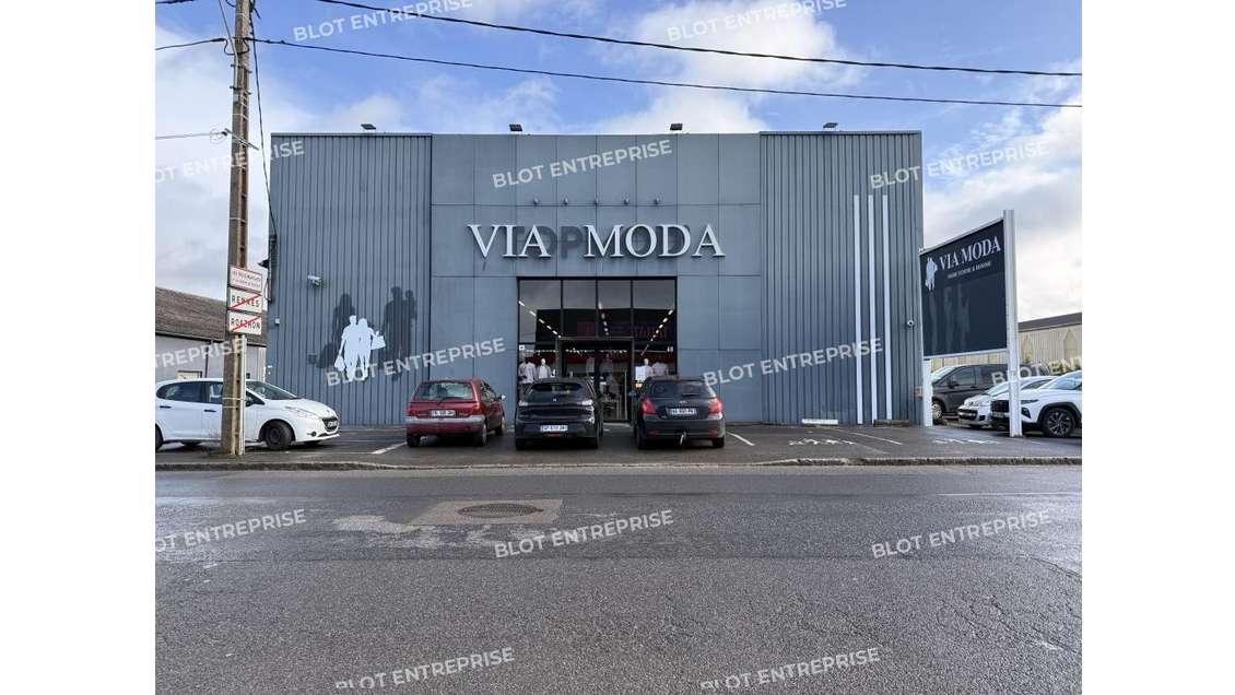 A louer local 1700m² à Rennes ZI route de Lorient