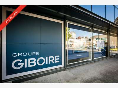 A louer local 300m² beau linéaire vitrine à Rennes