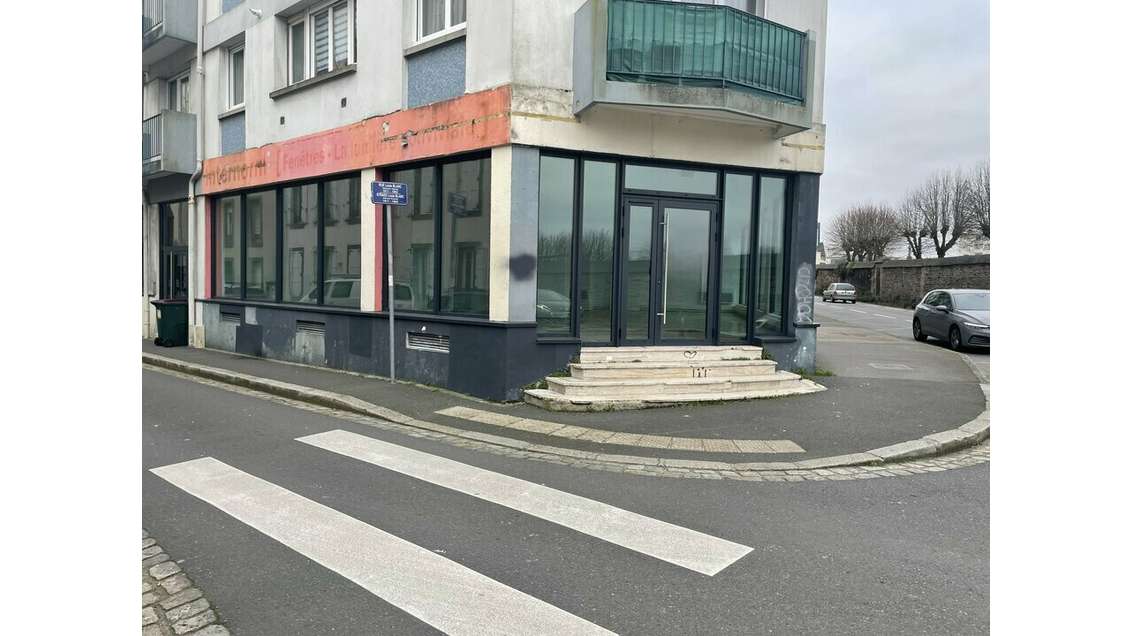 A louer local 60m² grande vitrine à Brest centre