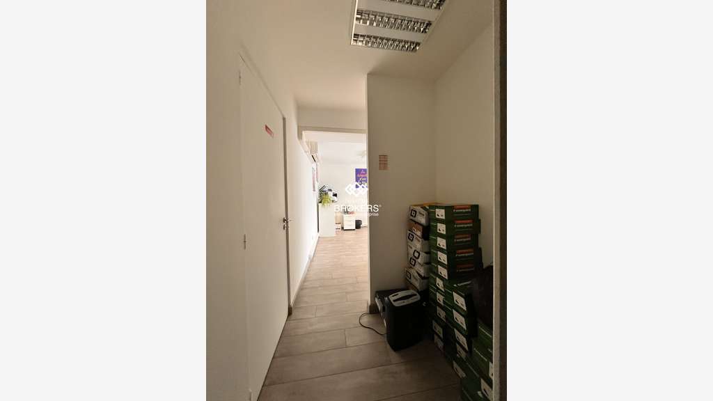 A louer local 80m² forte visibilité à Rezé