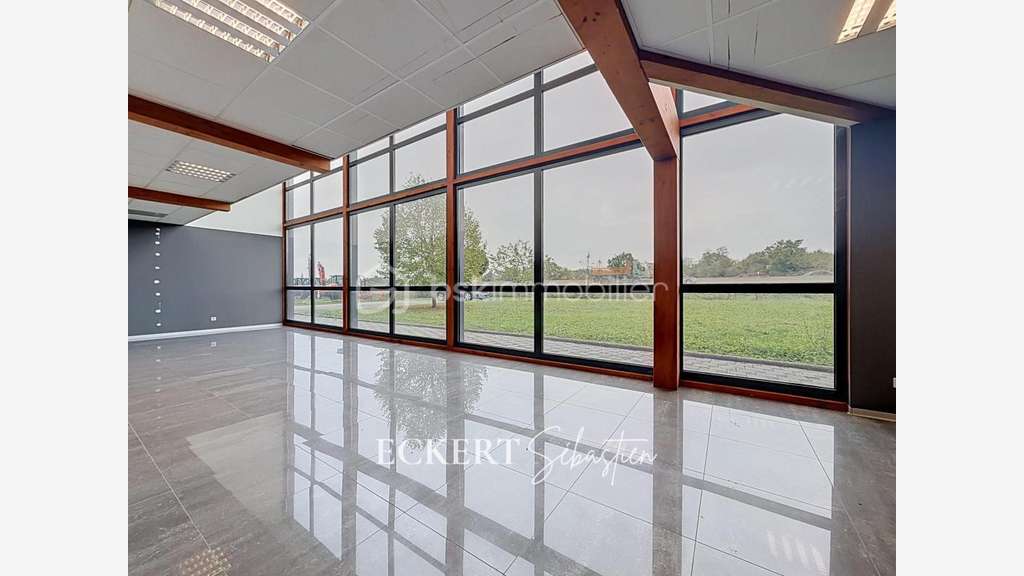 Local commercial à louer 143m² à Rixheim