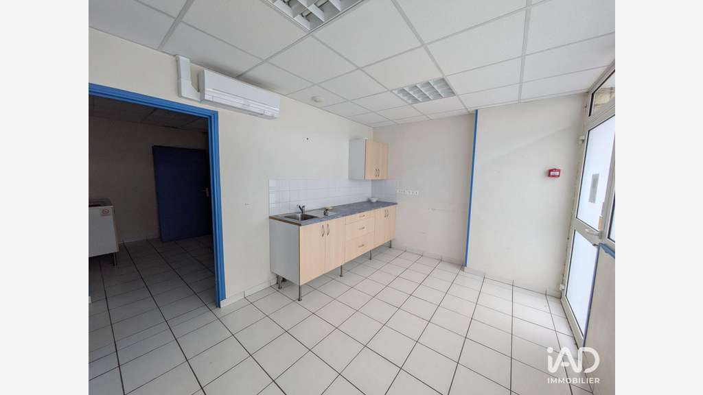 A louer local 126m² à Roissy-en-Brie