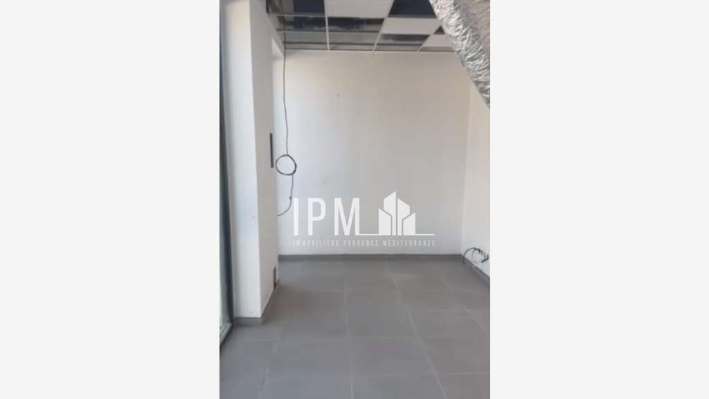 A louer local en centre médical 113m² à Roquevaire