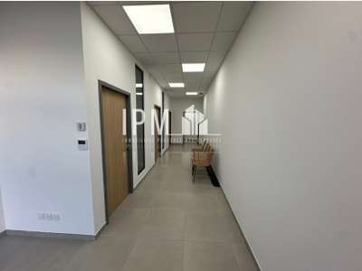 A louer local commercial 113m² à Roquevaire